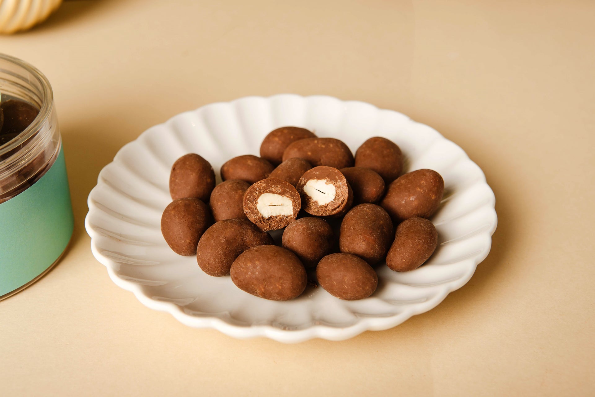 Luxury Chocolate Shop | Speculoos Cashew Dragee