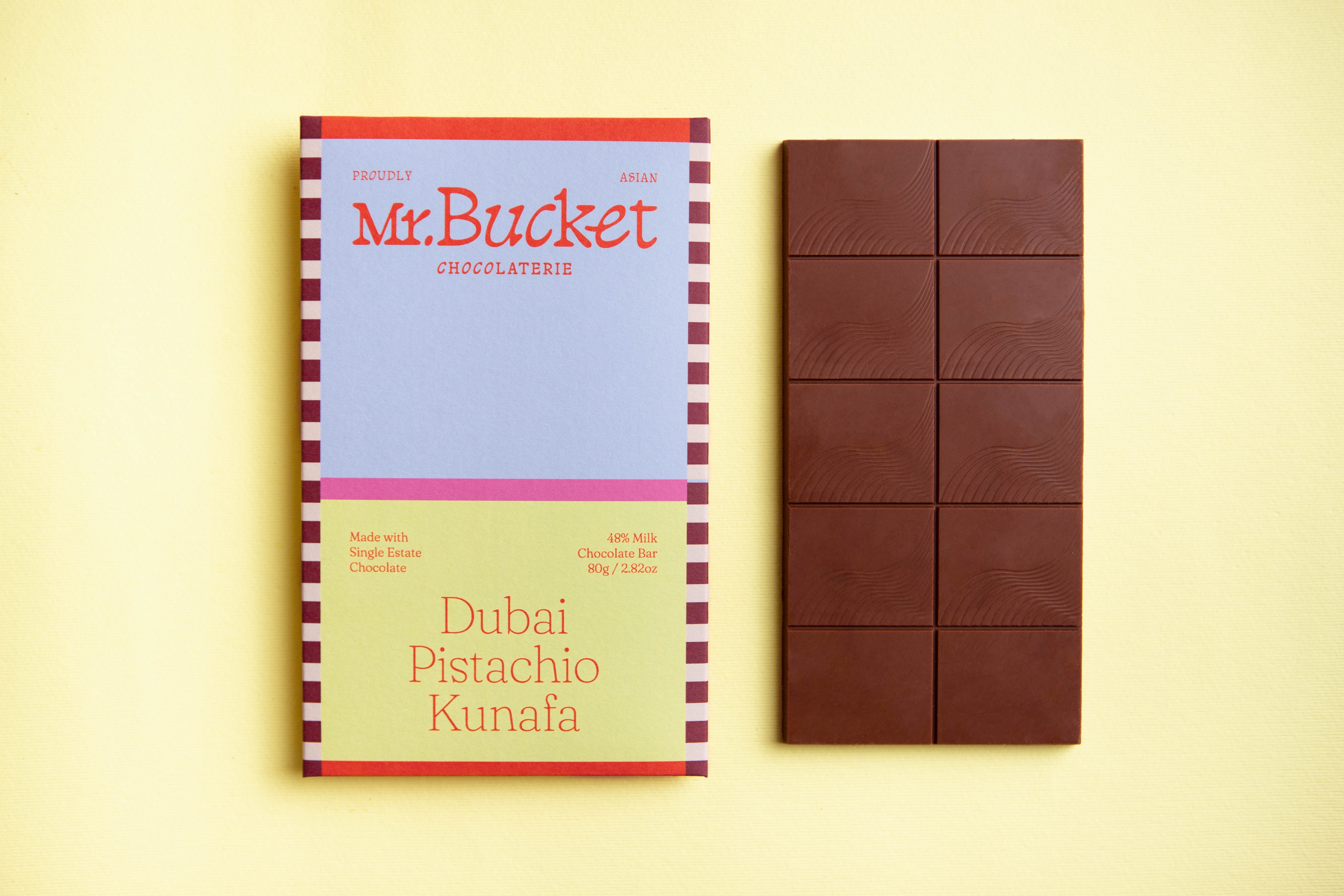 菓子 Dubai Chocolate Dubai Pistachio Kunafa Filled Bar (128g)